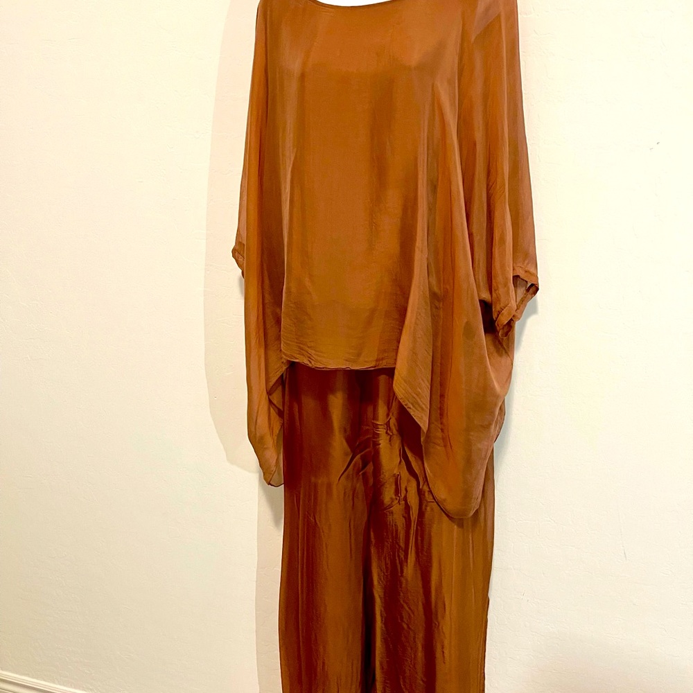 Pant Suit Satin/polyester blend